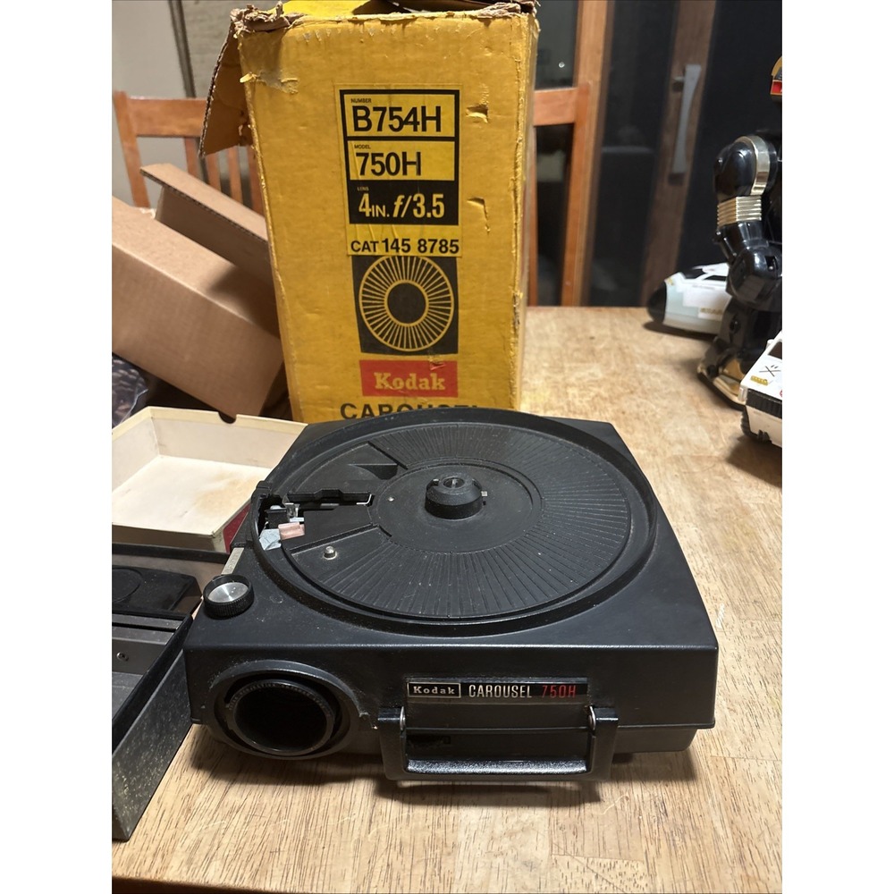 Kodak 750H Carousel Projector Black 35mm Slide Projector No Power Cord